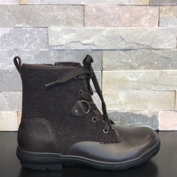 🎁 UGG Women's Hapsburg Lace Fashion Boot - Picture 6 of 8